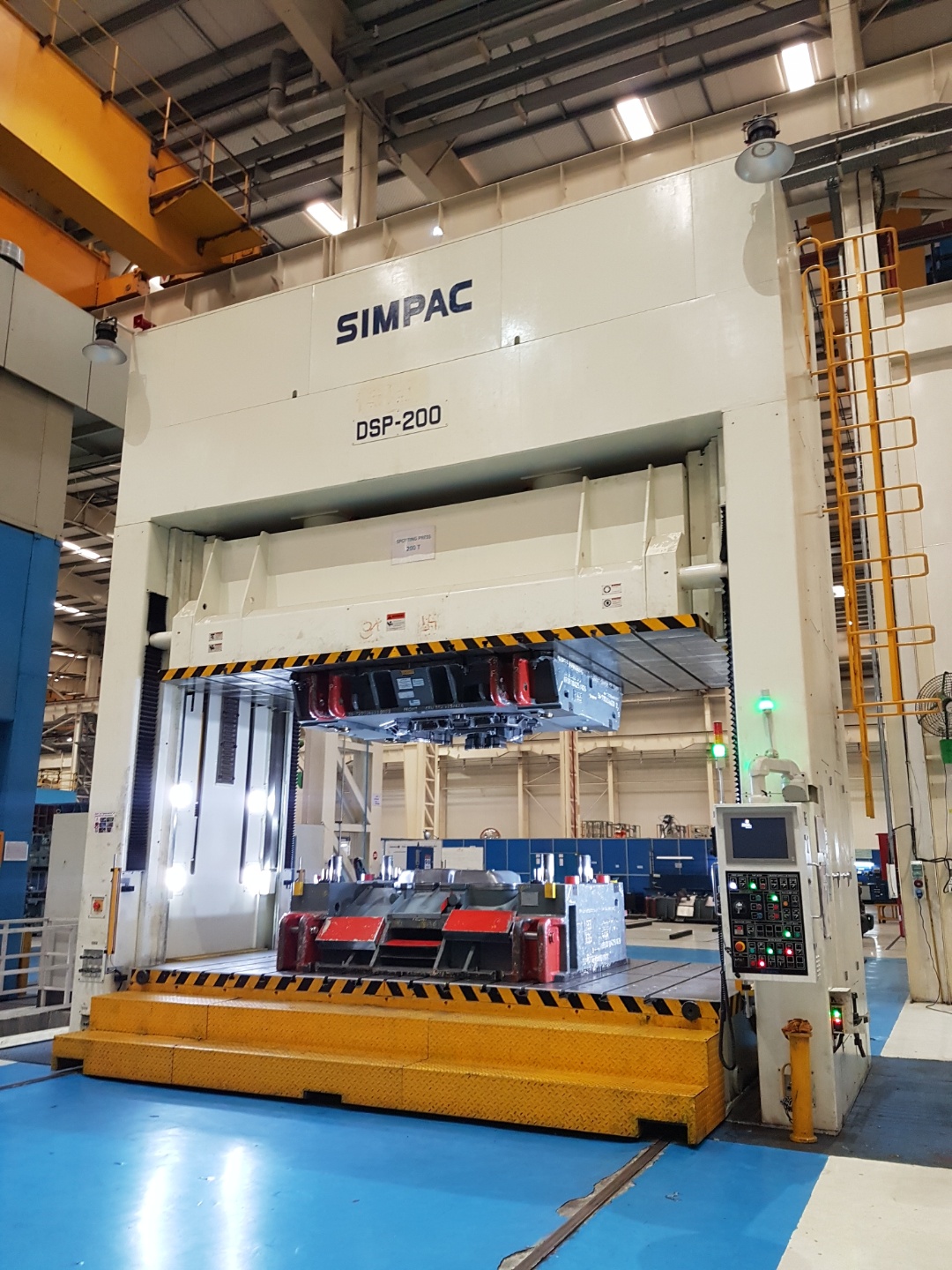 DSP Series Hydraulic Press - Front View